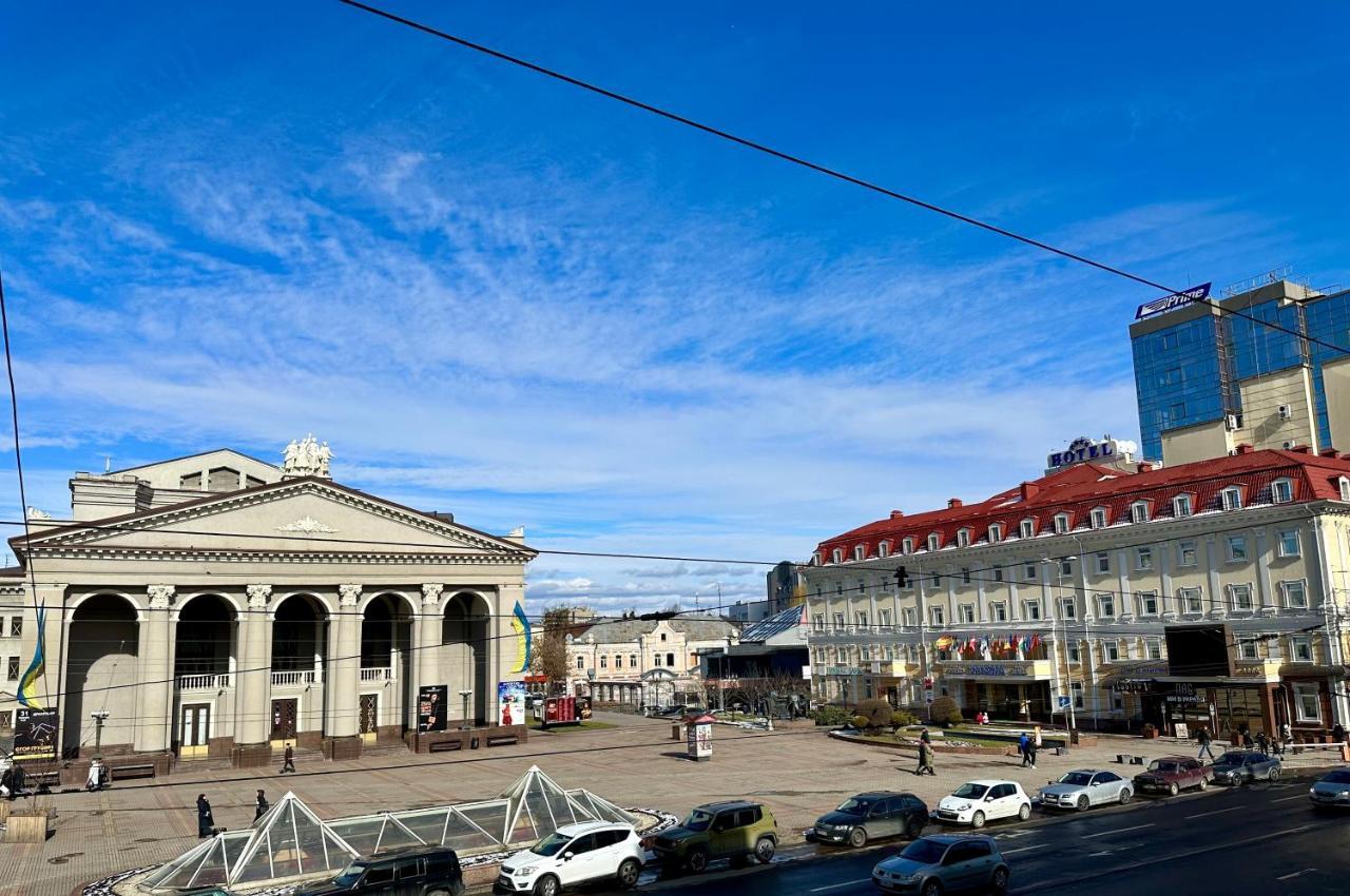 Lux Apartments In The City Center With A Coffee Machine, View Of A Theater, Near Zlata Plaza Rivne Exterior photo